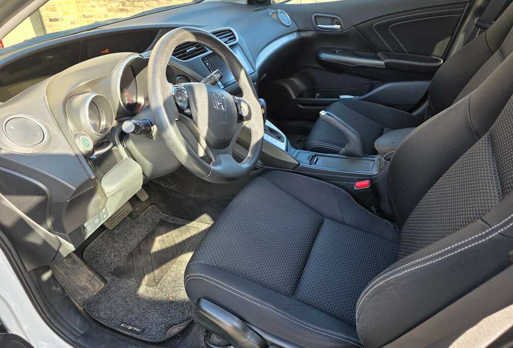 Honda Civic 1.8 i-VTEC Automatik Elegance