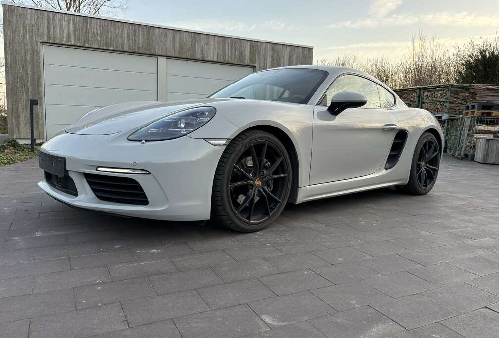 Porsche Cayman 2.0 Turbo PDK