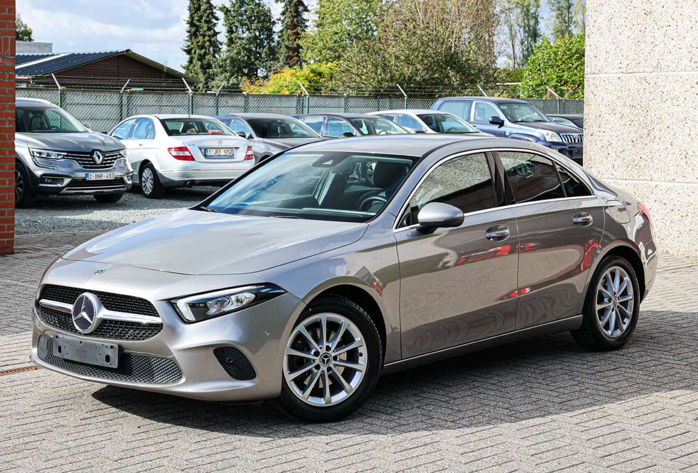 Mercedes-Benz BUSINESS+PROGRESSIVE-UITVOERING*ZETELVERWARMING*ACHTERUITRIJCAMERA*AUTOMAAT*