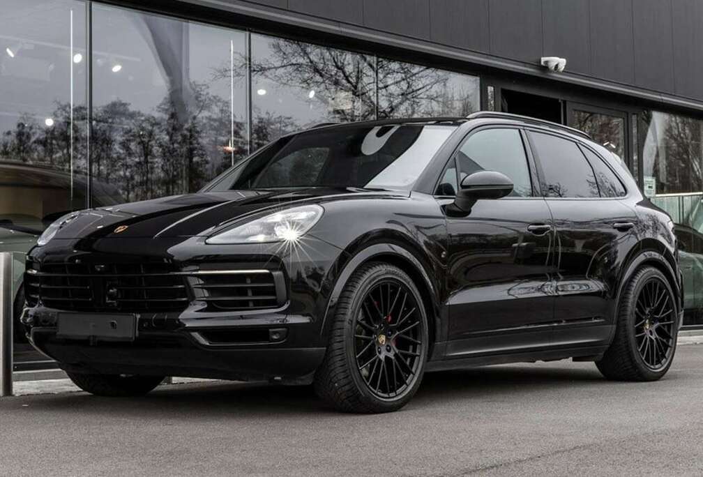 Porsche 3.0i V6 - Black On Black - 470 Pk - Spyder Rims