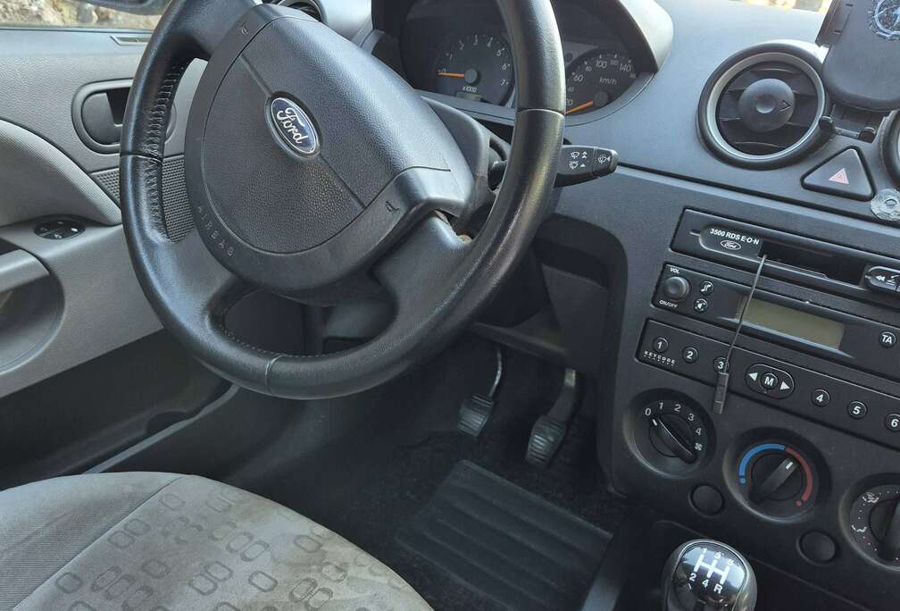 Ford 1.3i Ambiente