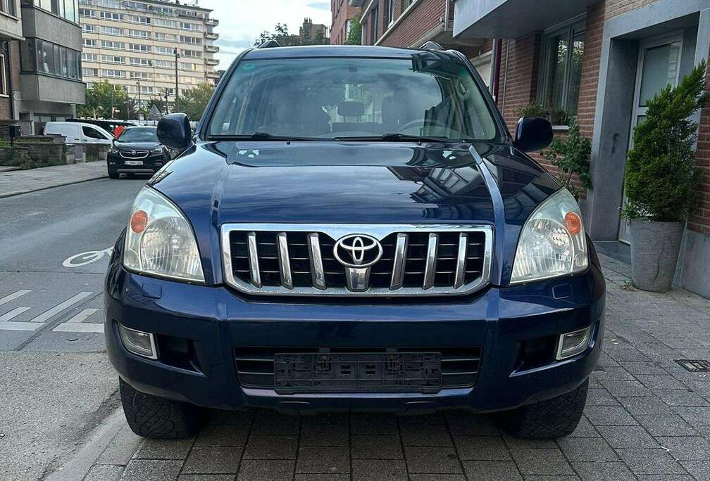 Toyota 3.0 Turbo D-4D VIP 7 Seats Full Manual 0485905657