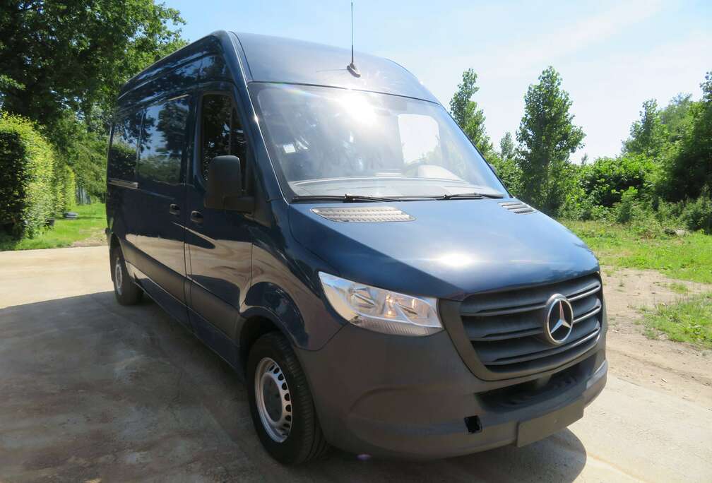 Mercedes-Benz 311CDi - FWD - A2H2