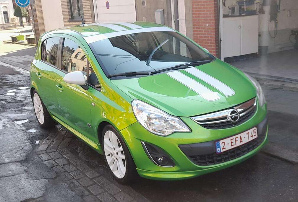 Opel Corsa 1.4i Cosmo