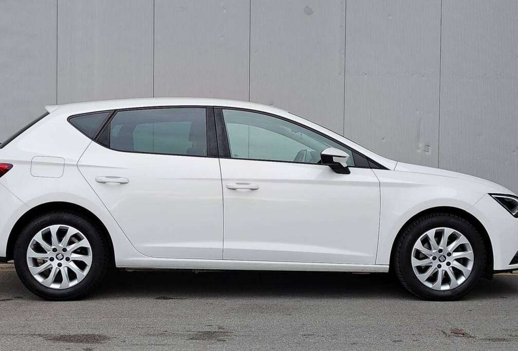 SEAT 1.6i Luxe