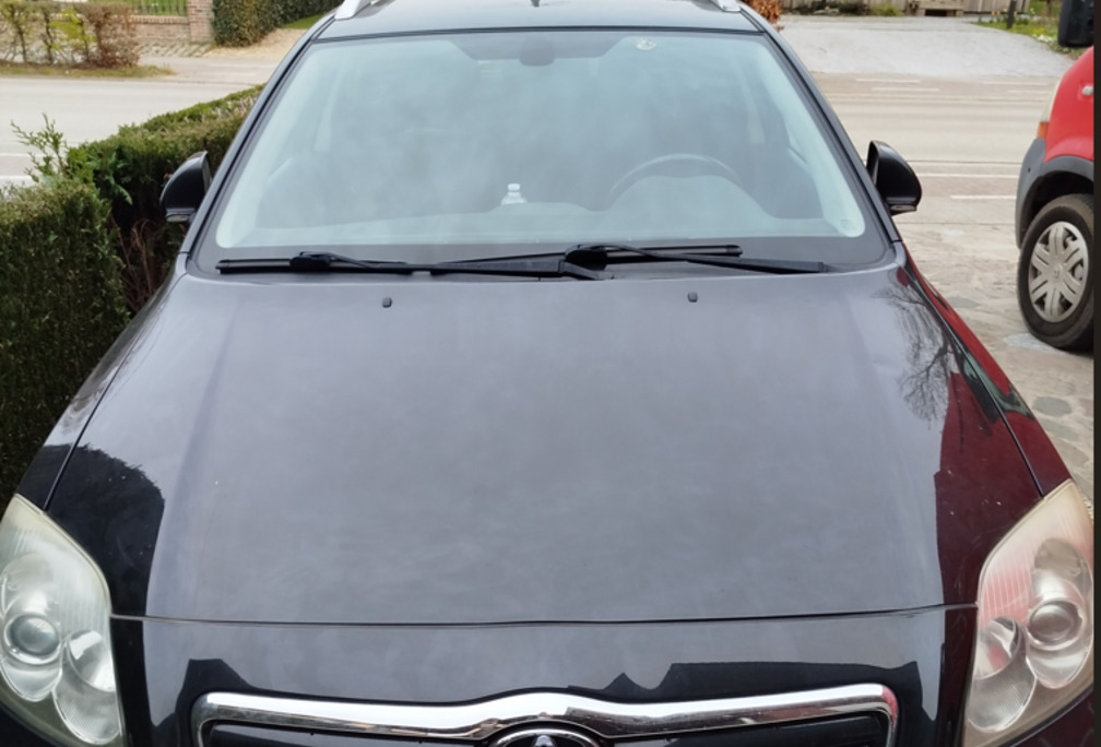 Toyota Avensis SW 2.0 Turbo D4D 16v Linea Luna