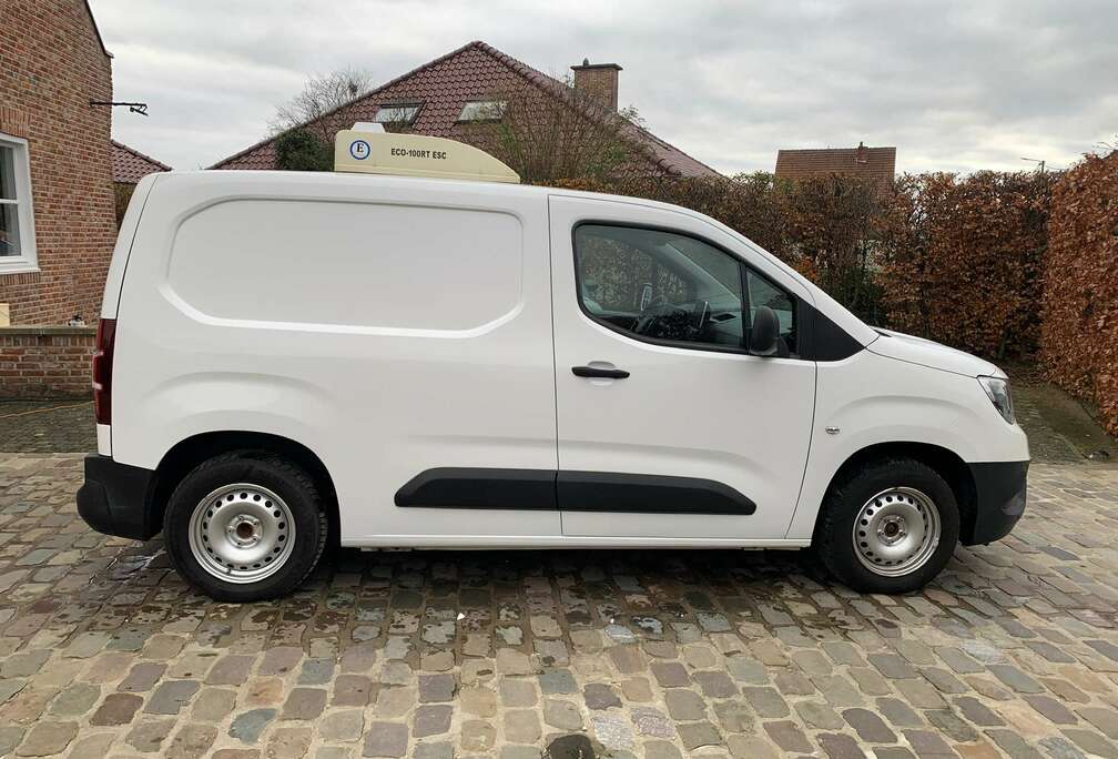 Opel 1.5 TD koel/vries wagen