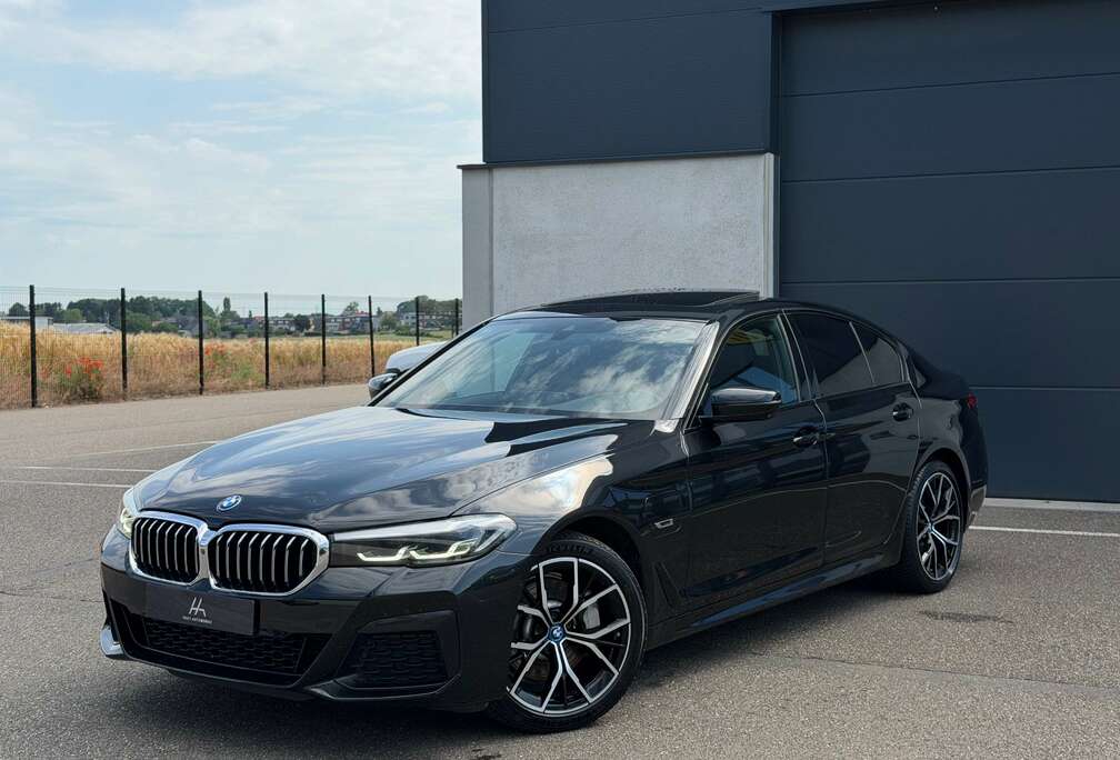 BMW e PHEV M Pack *Toit Pano/ Caméra 360/ LED/ Full* Garantie