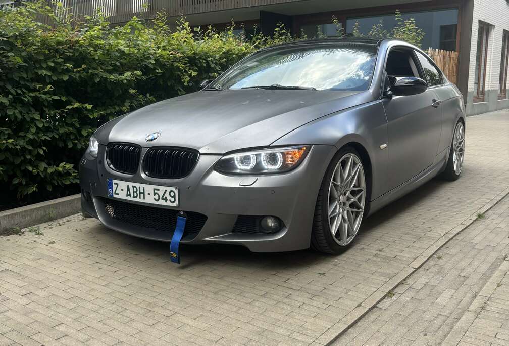 BMW 330i Coupe
