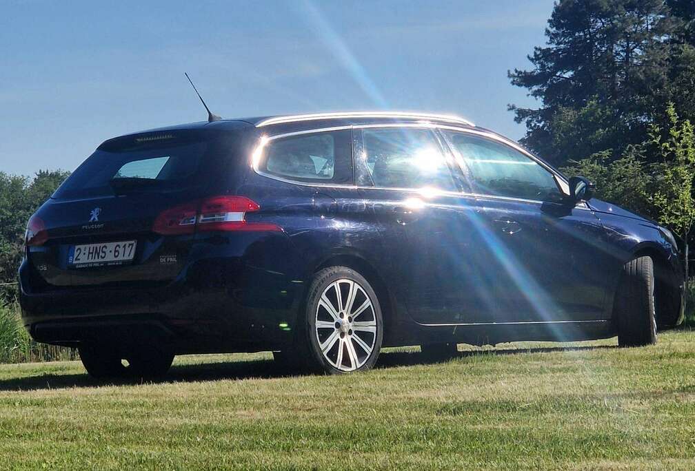 Peugeot 308 1.2 PureTech Allure STT
