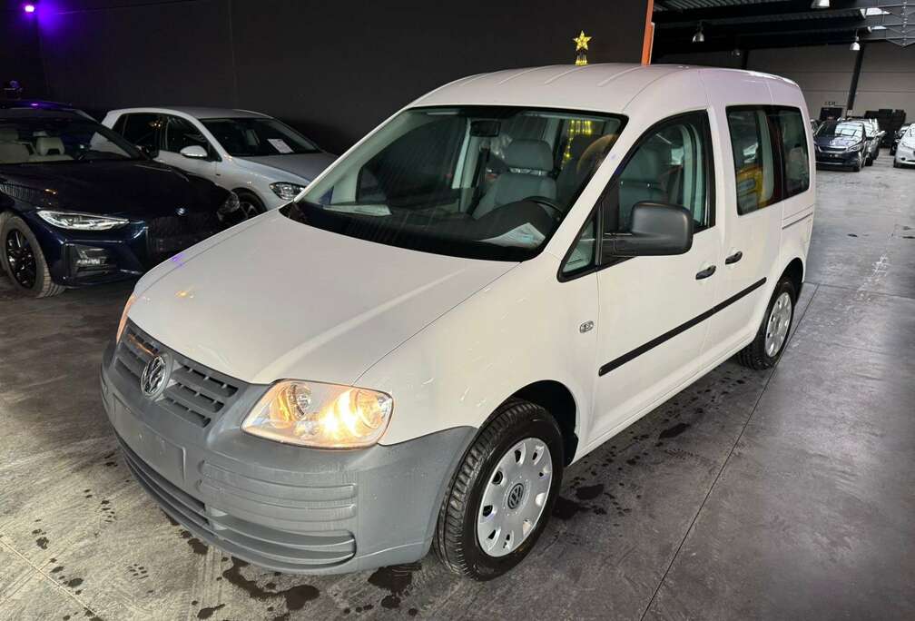 Volkswagen LIFE 1.4 - MANUEL - ESSENCE 59KW/80CV - 5 PLACES