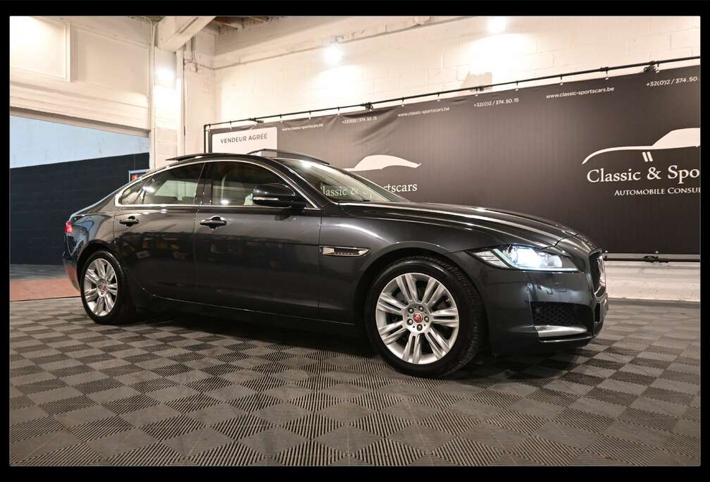 Jaguar XF 2.0 D PACK SPORT / PANO / CAMERA / XENON / CARPLAY / FULL OPTIONS