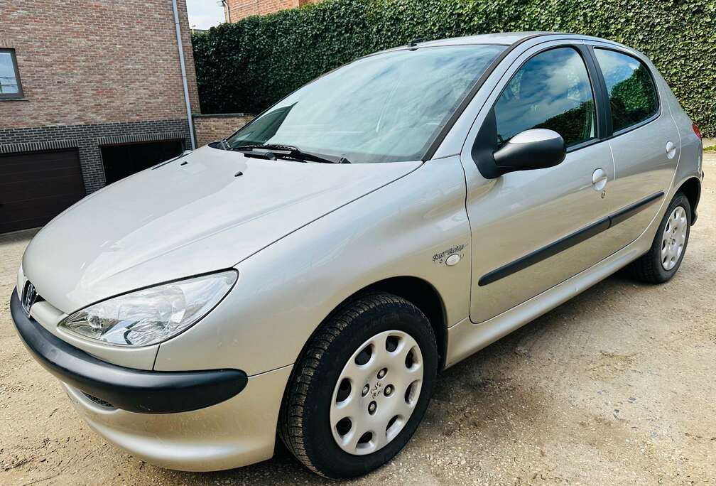 Peugeot 1.4i Enfant Terrible 70.000KM 2500€