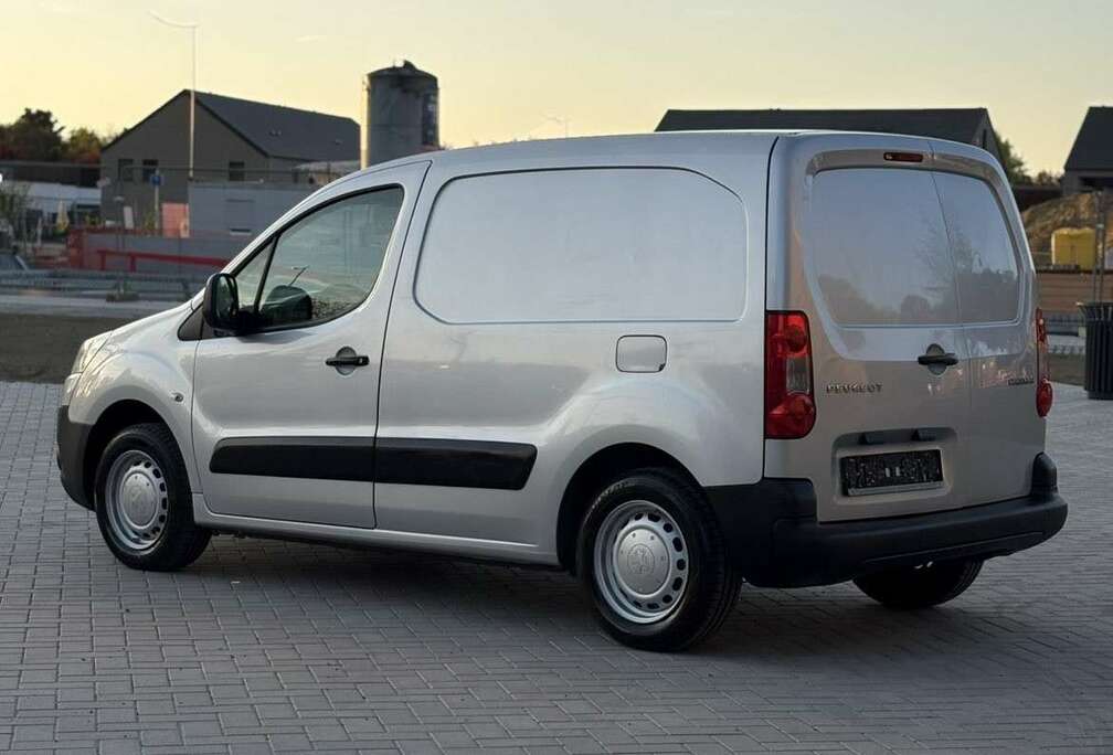 Peugeot 1.6 HDi L2H1 Confort 121