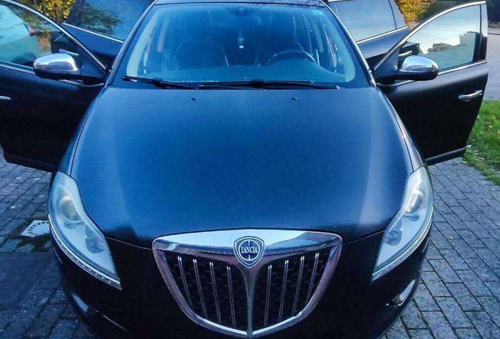 Lancia Delta 1.6 Multijet Hard Black