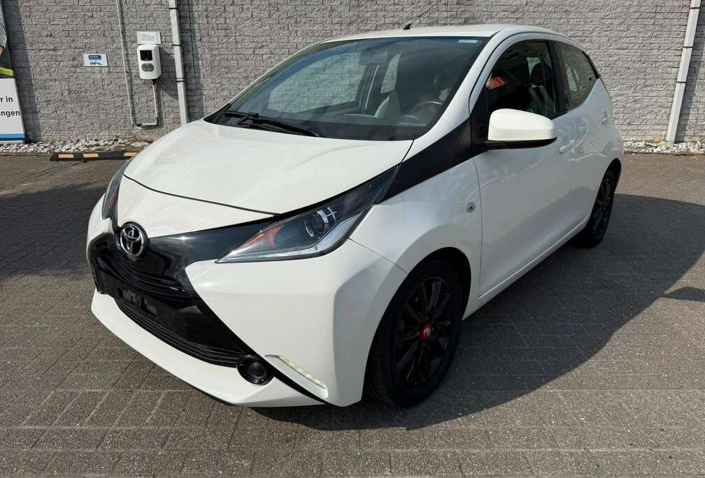 Toyota Aygo 1.0i VVT-i x-music GARANTIE 12 MOIS/MAANDEN