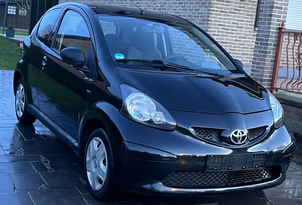 Toyota 1.0i VVT-i // AIRCO // V.E. // PRT  IMMATRICULER