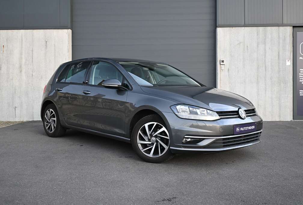 Volkswagen Golf 1.0 TSI Sound/ Carplay/ Zetelvrwrming/PDC V+A