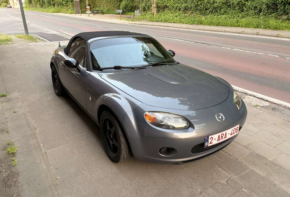 Mazda 1.8i 16v Active