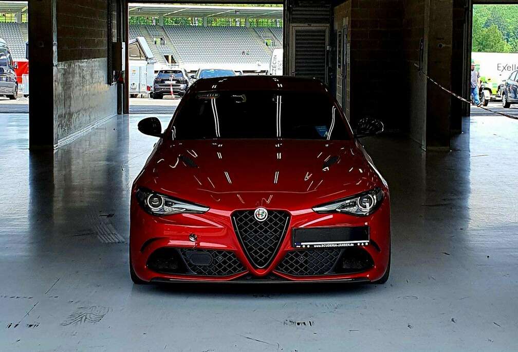 Alfa Romeo Giulia 2.9 T V6 Quadrifoglio (EU6D) Sparco, Rosso Etna