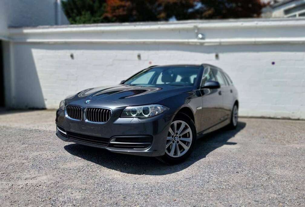 BMW Touring 520 dA * CAPTEUR AV ET ARR * BLTHT * AIRCO * 250 X 60 MOIS *