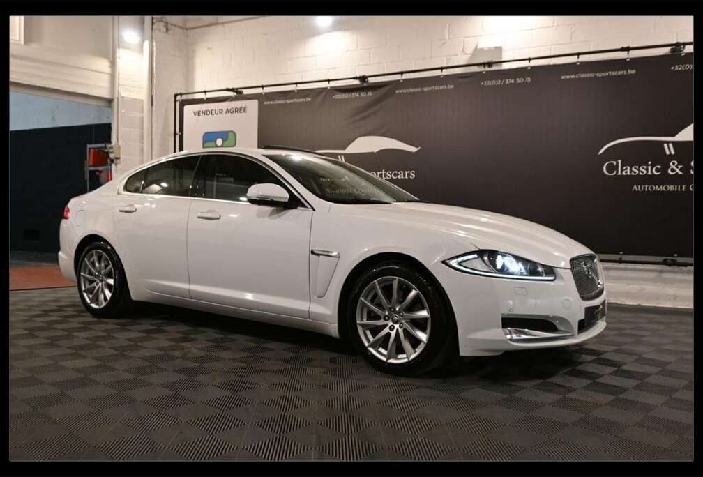 Jaguar XF 2.2 D PACK SPORT FACELIFT  / TOIT OUVRANT / CAMERA / XENON / FULL OPTIONS