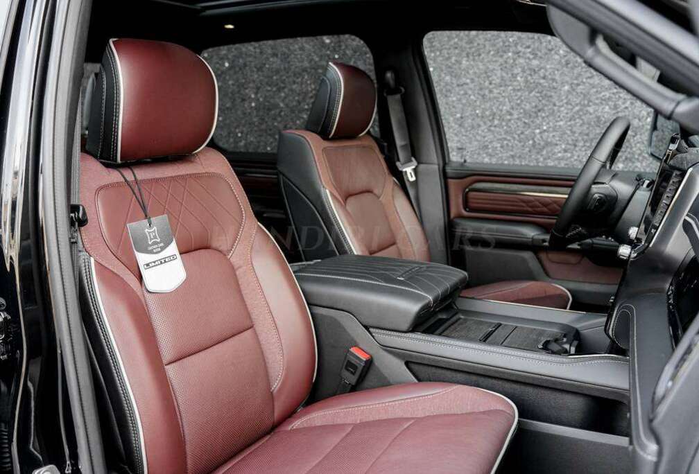 Dodge 2026 5.7L V8 HEMI! RAM 1500 Limited €88950 +EBONY RED INTERIOR