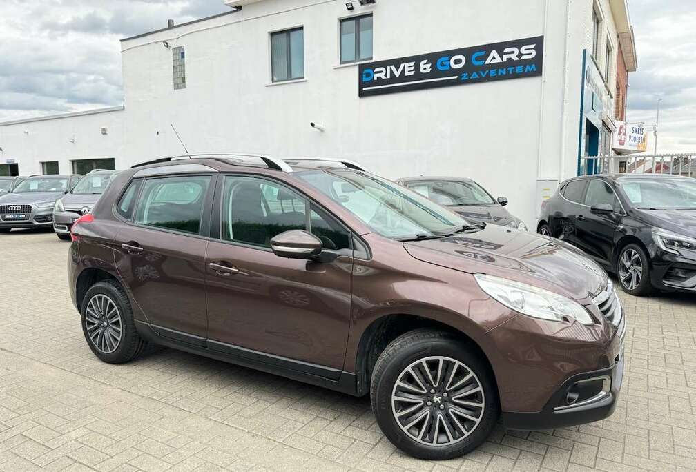 Peugeot Allure 1.2i Benzine - Navi ** 1 JAAR GARANTIE **