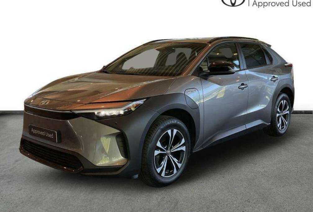Toyota Dynamic Business  WLTP 516km  tow bar