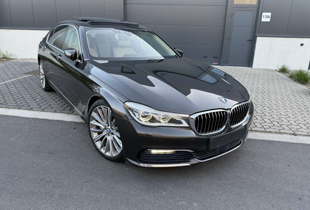 BMW LI (3.0T B58) B&W / Pano / Massage /