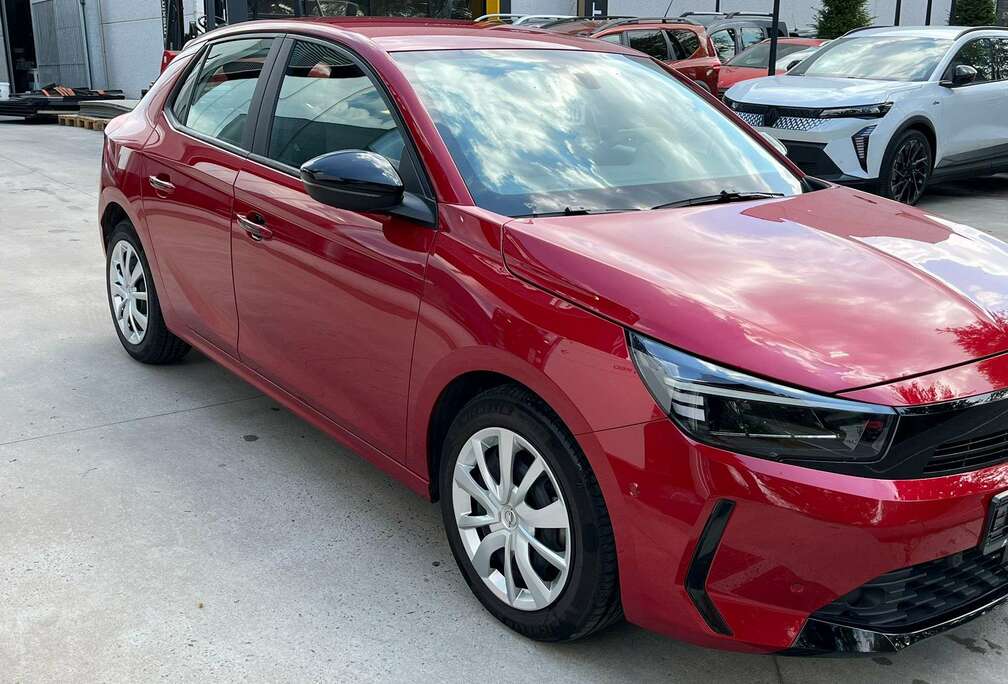Opel Prachtige Opel Corsa met veel opties en weinig Km\'s