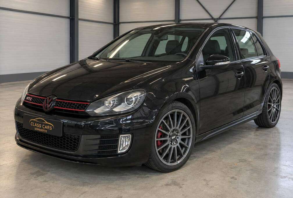 Volkswagen 2.0 TSI DSG / BI-XÉNON / CUIR CHAUFFANT / PDC AV/AR / CHÂSSIS SPORT XDS / CARNET COMPLET / JANTES ALU