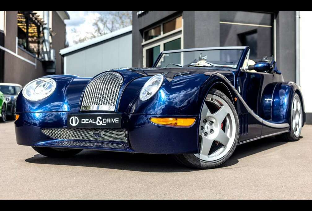 Morgan 4.4 V8 MANUAL°ASTON MARTIN COLOUR MENDIP BLUE