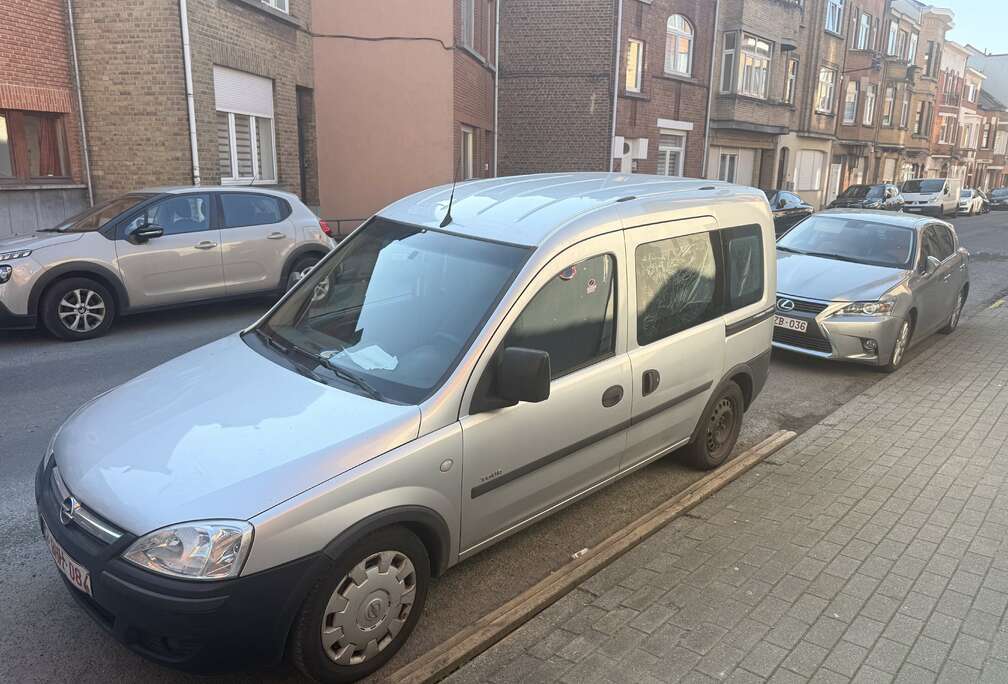 Opel 1.6i SE 8v