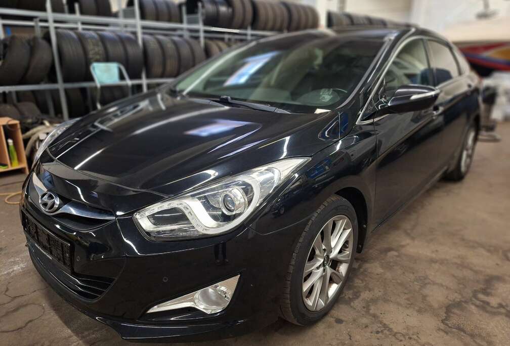 Hyundai 1,6*LEDER*NAVI*EXTRAS*TOP*INSP NEU*1.HAND