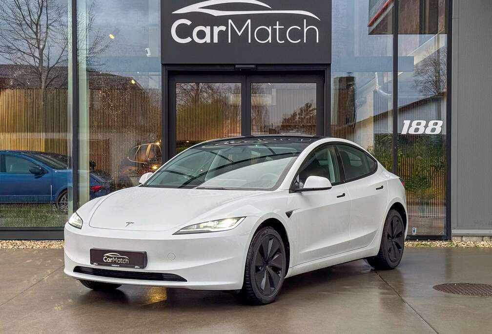Tesla 2025 RWD Highland \