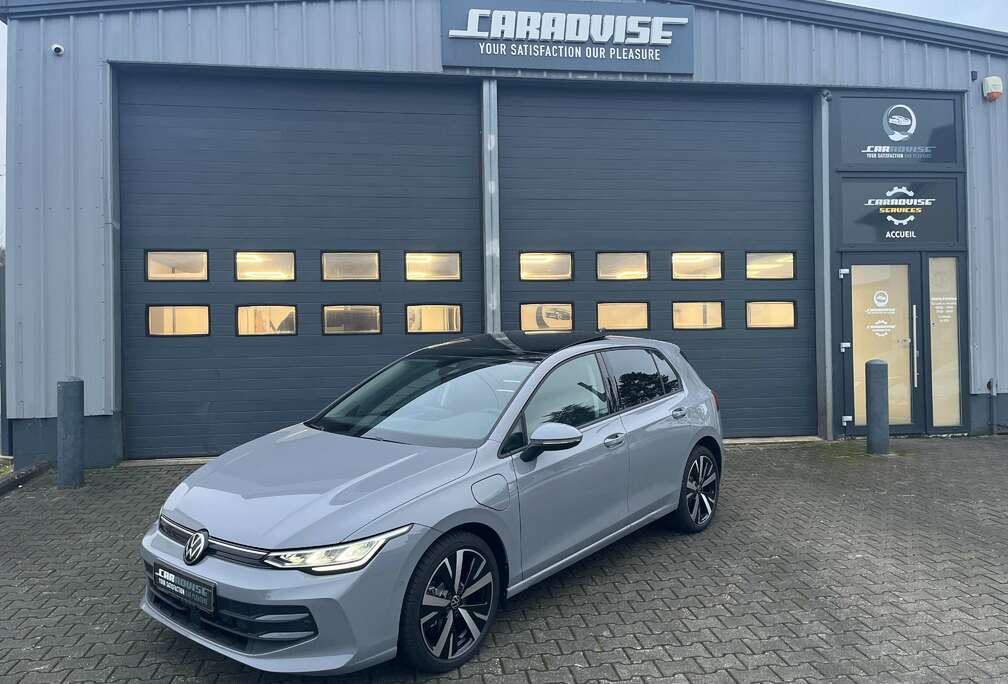 Volkswagen GOLF LIMITED 1.5 TSI eHybrid 204 CV + Toit Ouvrant