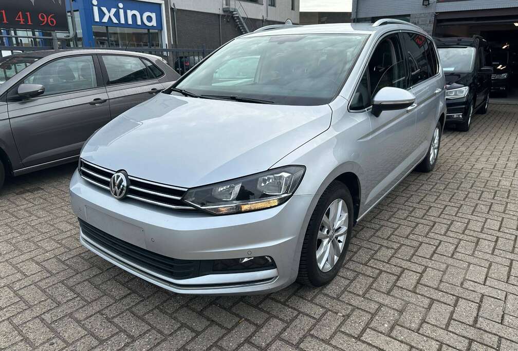 Volkswagen Touran 1.6 TDi SCR Highline DSG