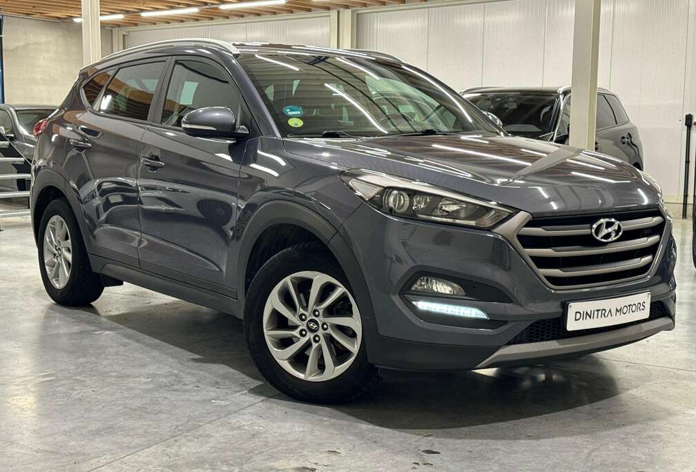 Hyundai TUCSON 1.7 CRDI - Navi/Camera/Cruise/Zetelvw
