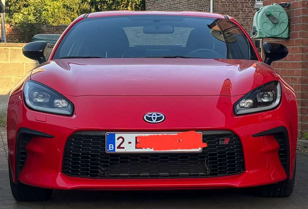 Toyota 2.4i Boxer Sport (Boîte Manuelle) + Roues Hiver 18