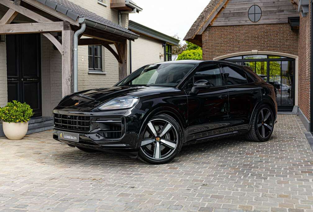 Porsche Coupé E-Hybrid / SportDesign / Sports Exhaust / 1 Owner / Belgian Car / BOSE / 360° / Sport Chrono / 22\'