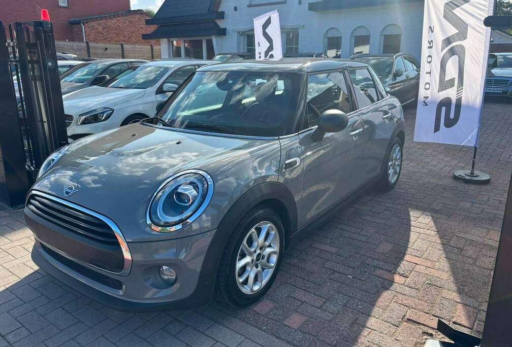 MINI 1.5 // CRUISE CONTROL // PARKEERSENSOREN ACHTER // 4 NIEUWE BANDEN // KEURING VVK REEDS VOLTOOID