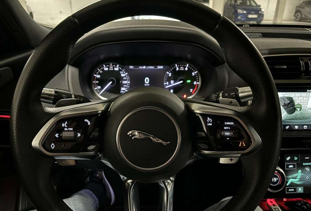 Jaguar XE P250 Aut. R-Dynamic S