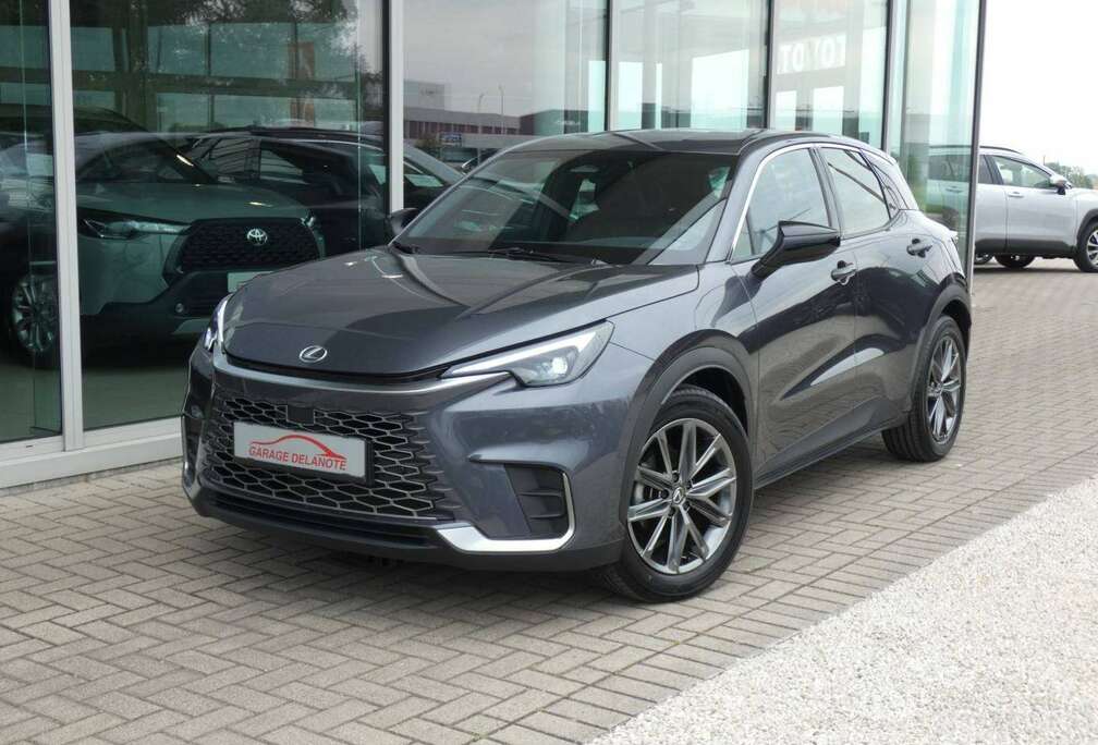 Lexus Hybrid RELAX +LEDER +Elektrische zetel +Stoelmemory +Zetelverwarming +Stuurwielverwarming +Dodehoek