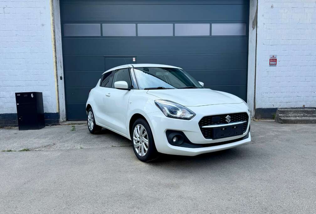 Suzuki 1.2i Hybrid * LEDS * SIEGES CHAUFF * CARPLAY * GARANTIE *