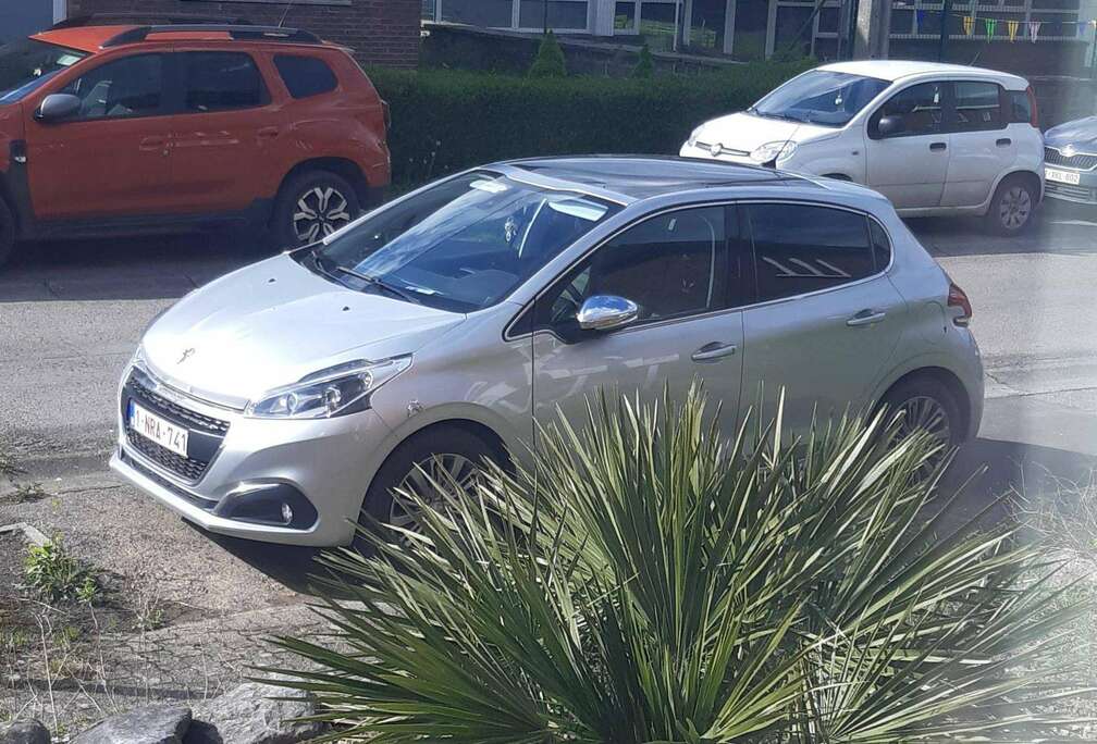 Peugeot 208 1.2 PureTech Tech Edition S