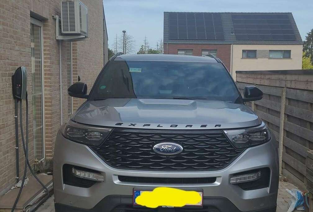 Ford EcoBoost Plug-in Hybrid ST-LINE