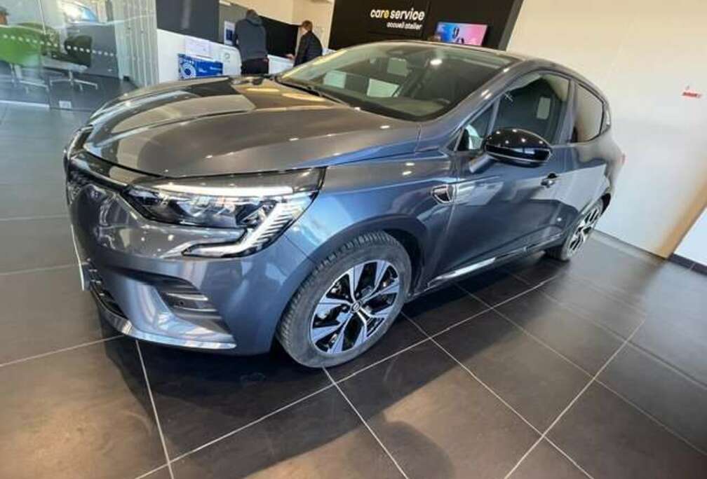 Renault CLIO 1.6 E-TECH HYBRID  **CUIR PERSO UNIQUE**
