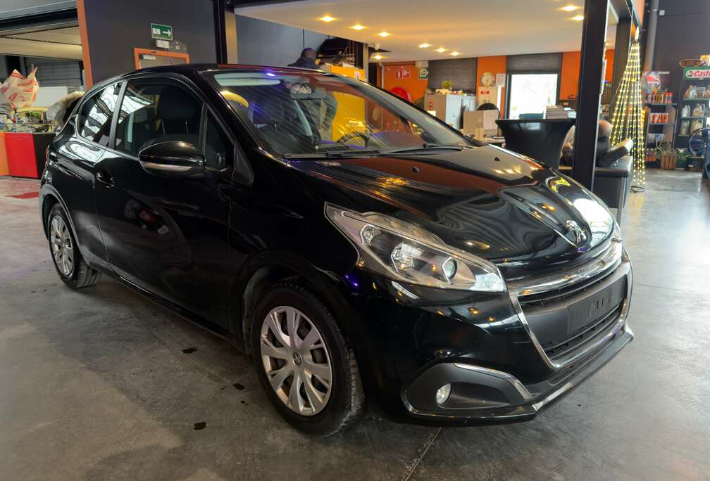 Peugeot 208 1.2i  Access/12 mois de garantie