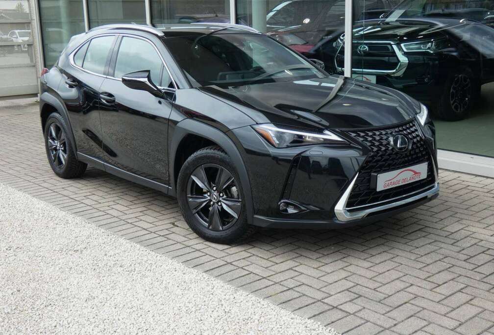 Lexus Hybrid +TREKHAAK +LEDER +Zetelverwarming +Dodehoek +Groot scherm